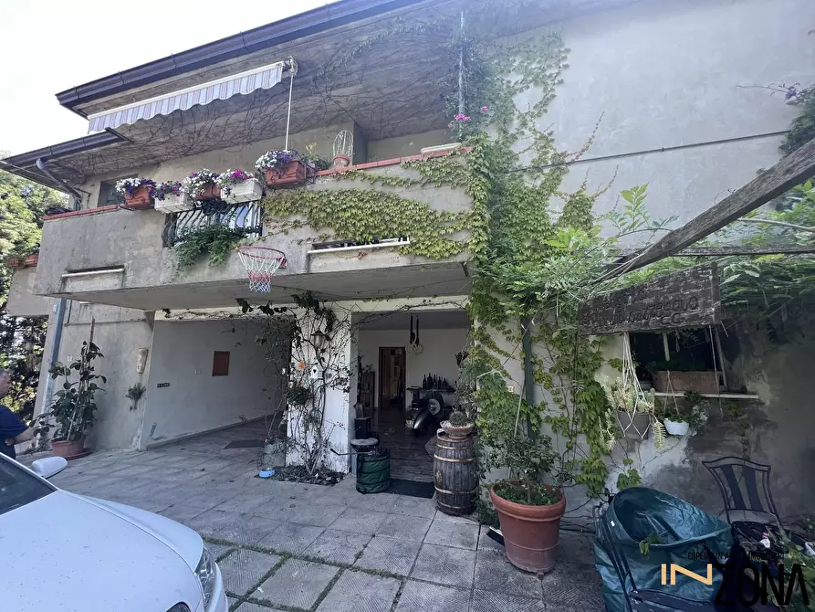 Immagine 1 di Appartamento in vendita  a Roseto Degli Abruzzi