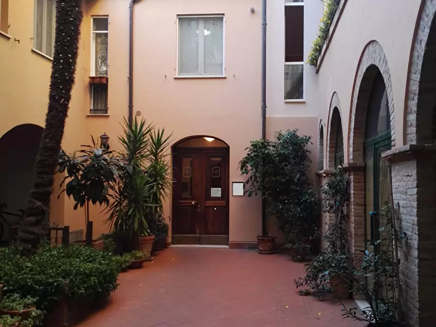 Immagine 2 di Appartamento in vendita  a Teramo