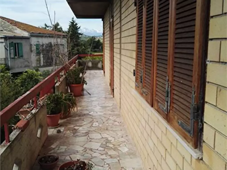 Immagine 1 di Appartamento in vendita  17 a Notaresco