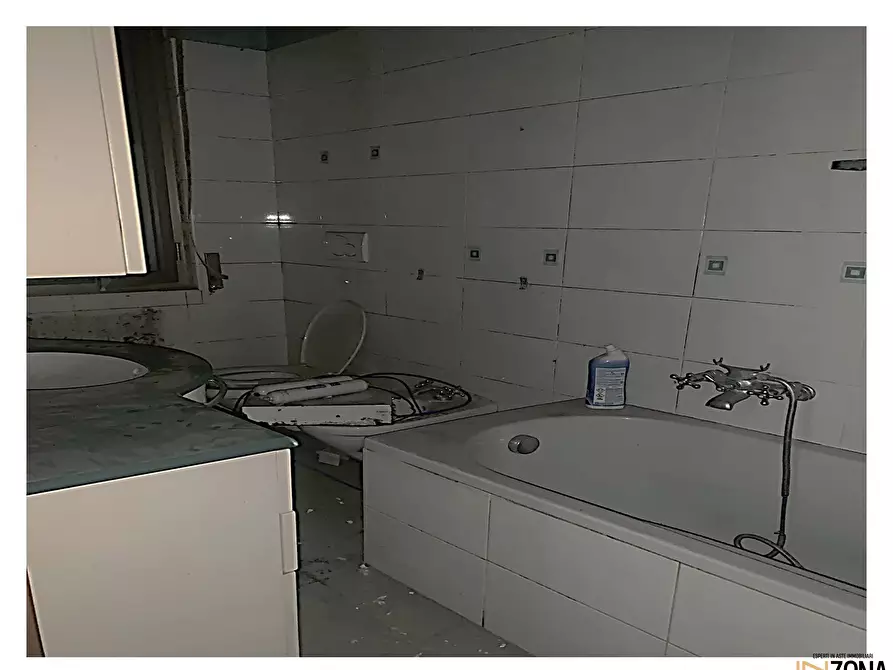 Immagine 8 di Appartamento in vendita  6 a Varedo