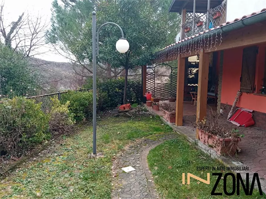 Immagine 1 di Villa in vendita  a Torricella Sicura