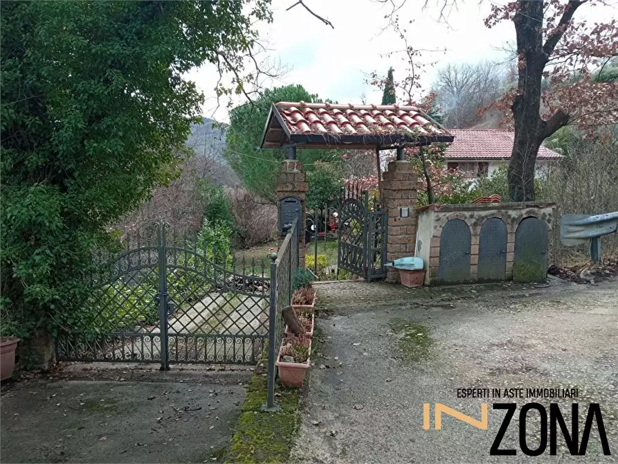 Immagine 4 di Villa in vendita  a Torricella Sicura