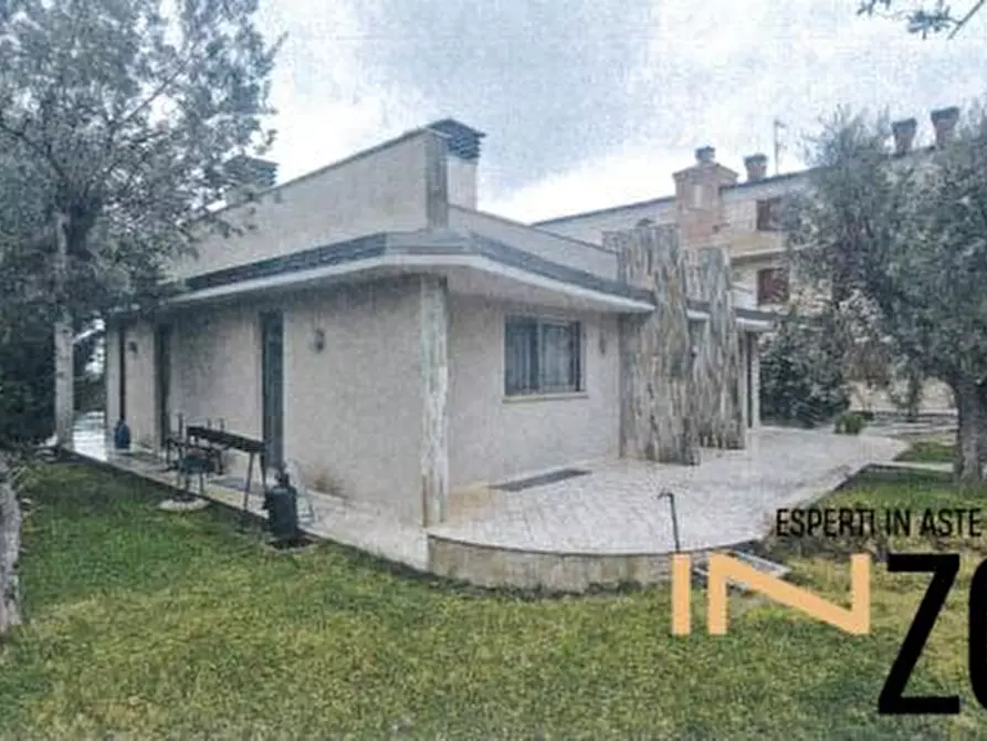 Immagine 3 di Villa in vendita  3 a Nereto