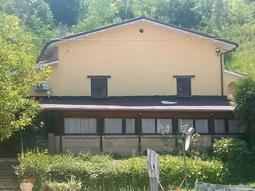 Immagine 1 di Agriturismo in vendita  a Manoppello