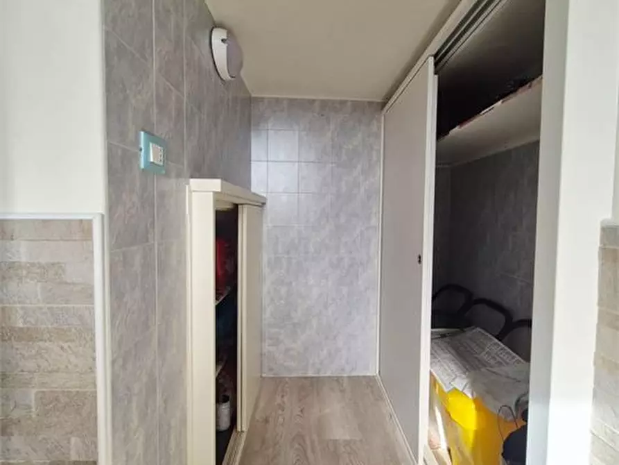 Immagine 8 di Appartamento in vendita  50 a Loreto Aprutino