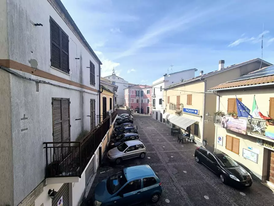 Immagine 8 di Appartamento in vendita  a Castilenti