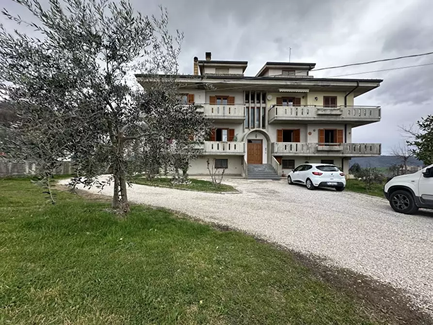 Immagine 9 di Appartamento in vendita  a Civitella Del Tronto