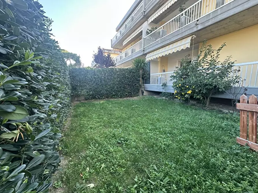 Immagine 1 di Appartamento in vendita  snc a Roseto Degli Abruzzi