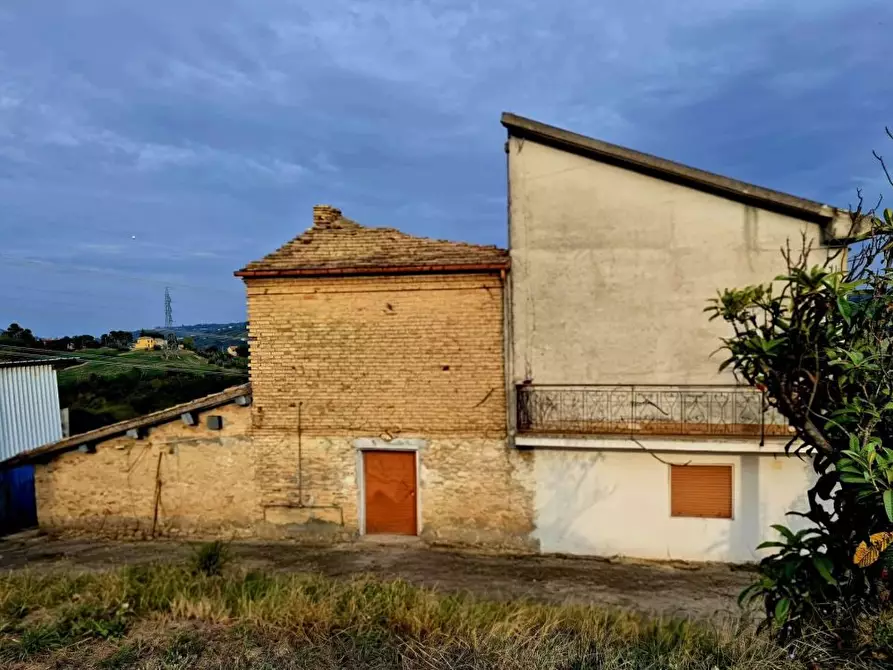 Immagine 4 di Villa in vendita  a Bucchianico
