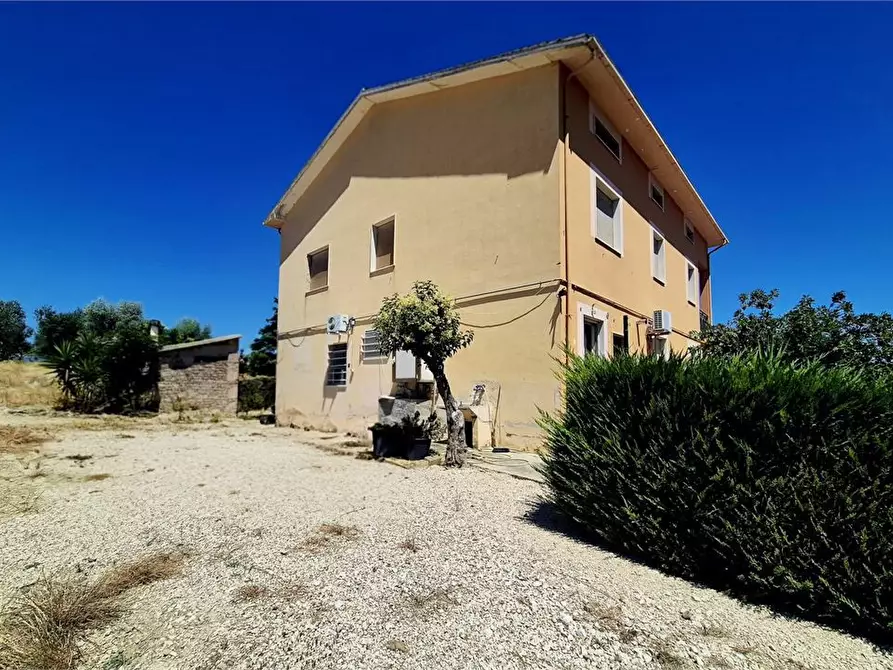 Immagine 6 di Villa in vendita  1 a Archi