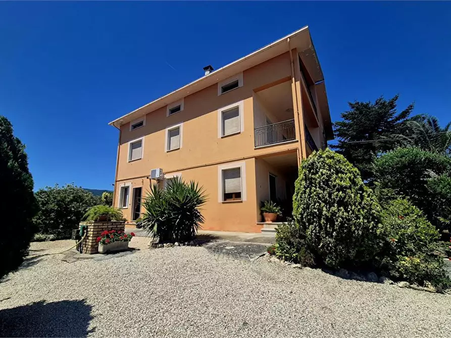 Immagine 1 di Villa in vendita  1 a Archi