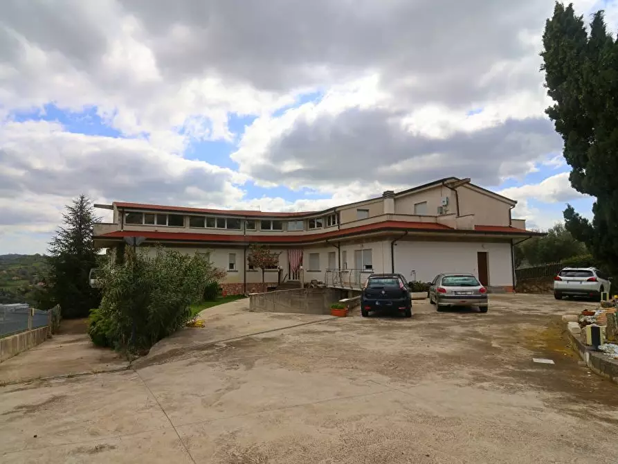 Immagine 1 di Villa in vendita  a Fara Filiorum Petri