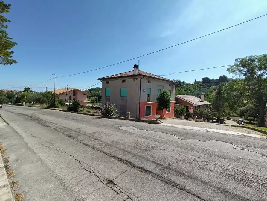 Immagine 1 di Villa in vendita  14 a Castel Frentano
