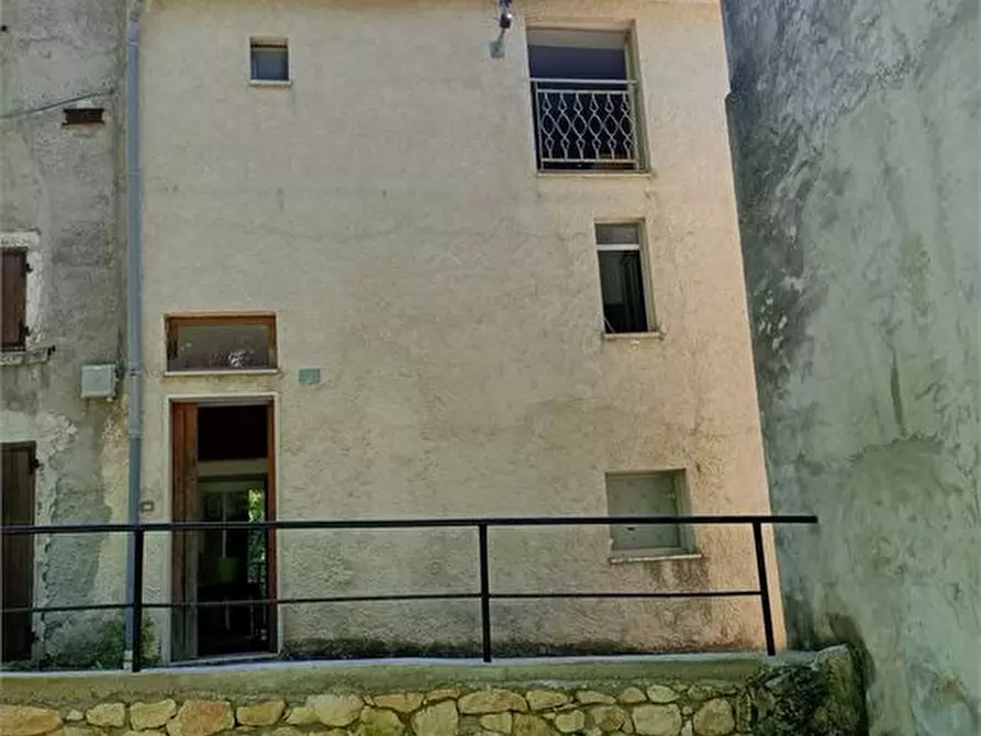 Immagine 1 di Villa in vendita  a Sant'eufemia A Maiella