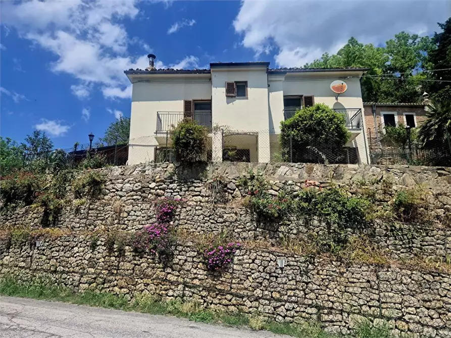 Immagine 9 di Villa in vendita  52 a Farindola