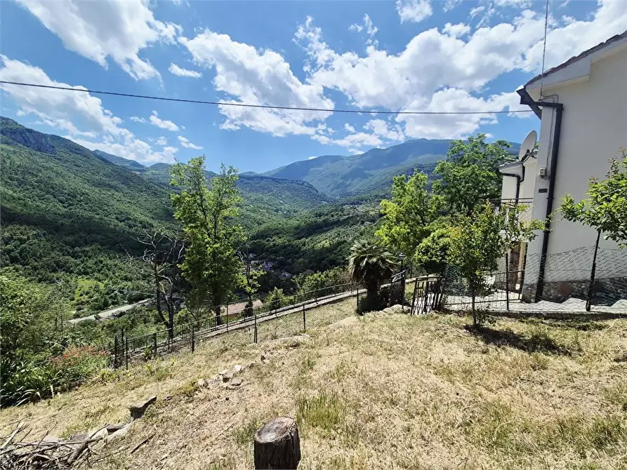 Immagine 4 di Villa in vendita  52 a Farindola
