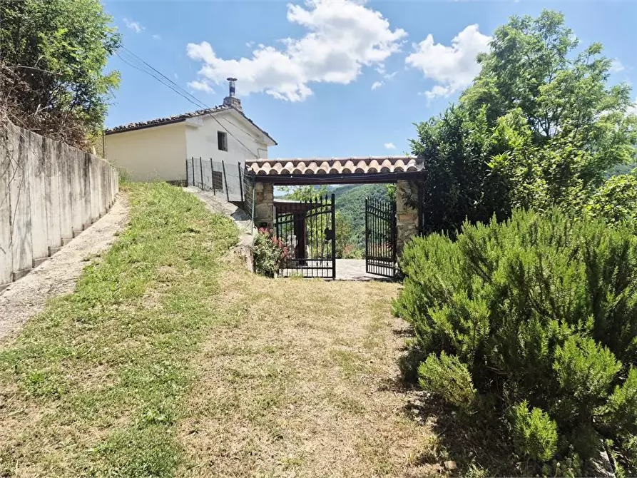 Immagine 7 di Villa in vendita  52 a Farindola
