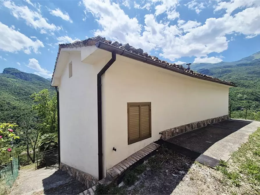 Immagine 10 di Villa in vendita  52 a Farindola