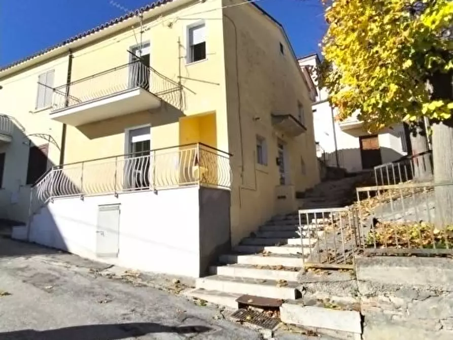 Immagine 2 di Villa in vendita  34 a Montebello Di Bertona