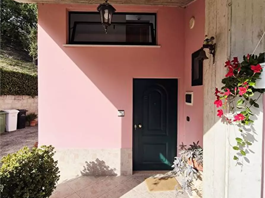 Immagine 9 di Villa in vendita  38 a Castiglione Messer Raimondo