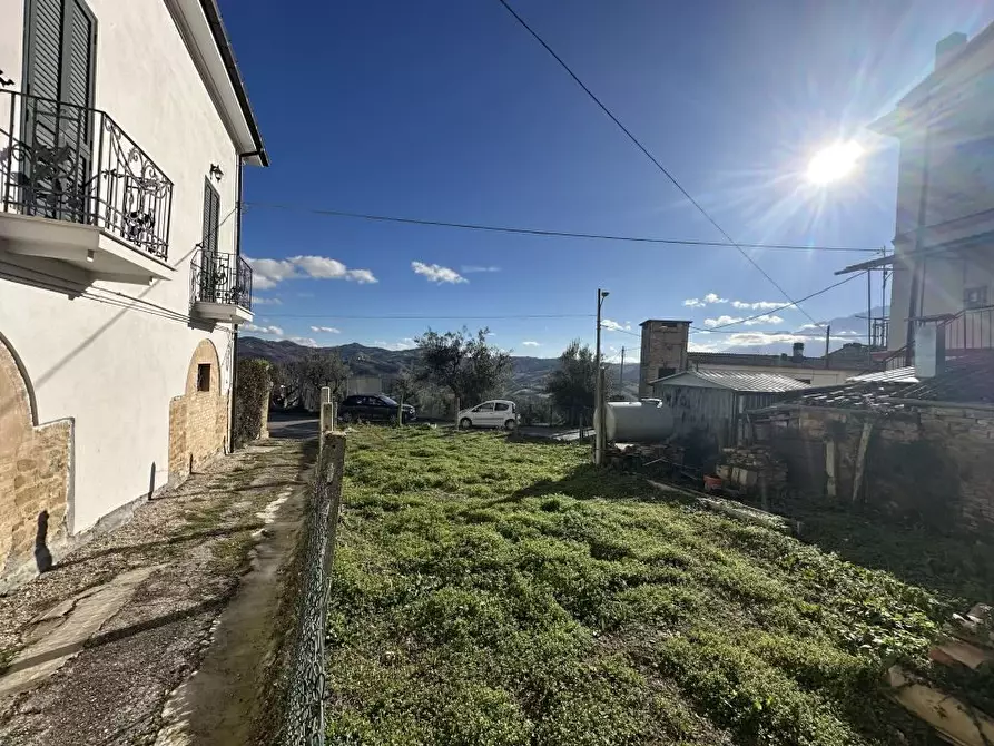 Immagine 4 di Villa in vendita  snc a Colledara