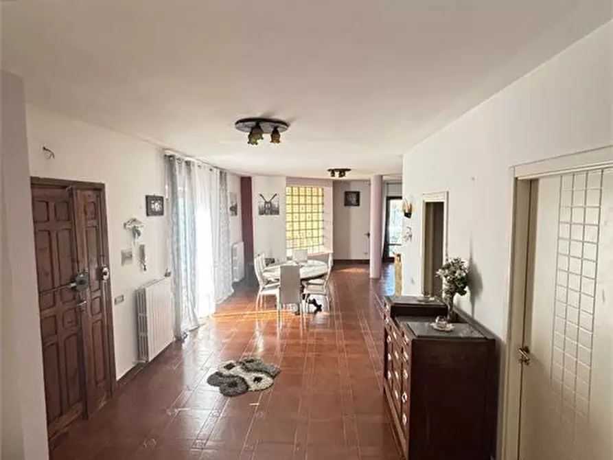 Immagine 10 di Villa in vendita  a Colledara