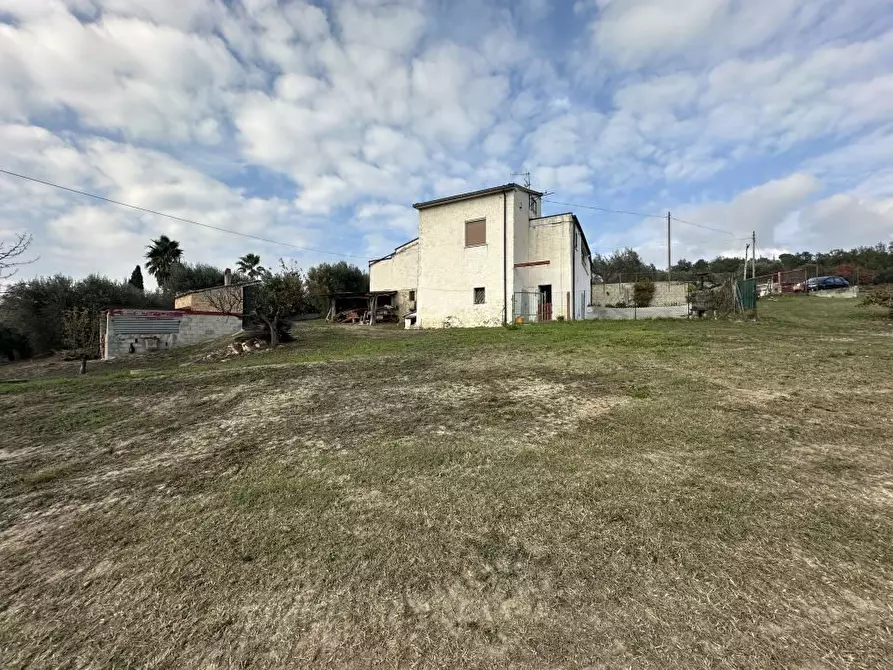 Immagine 7 di Villa in vendita  snc a Canzano