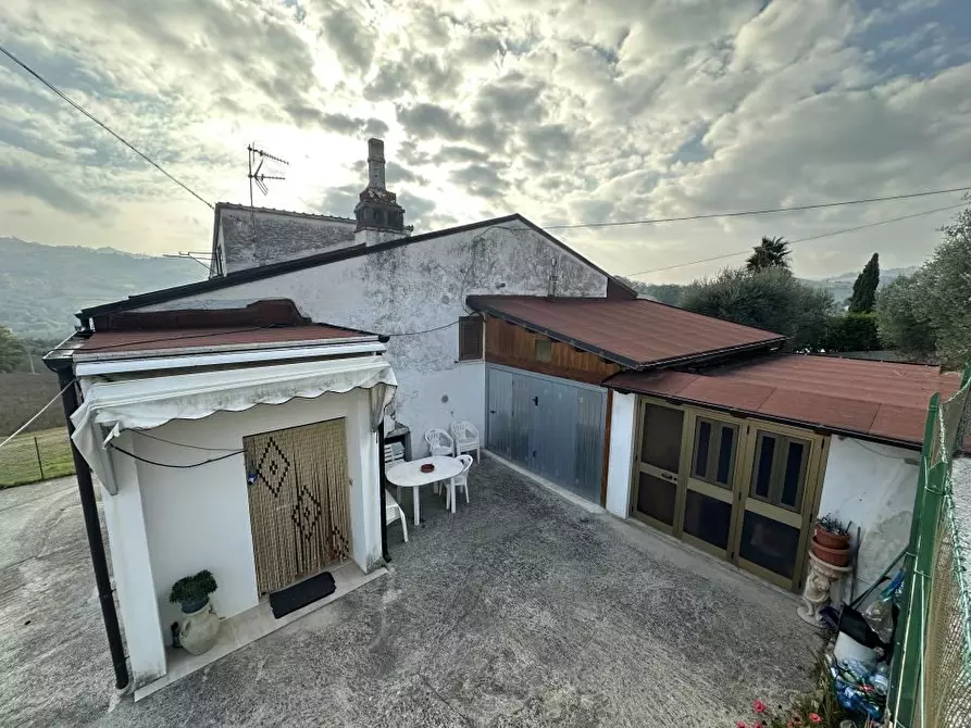 Immagine 5 di Villa in vendita  snc a Canzano