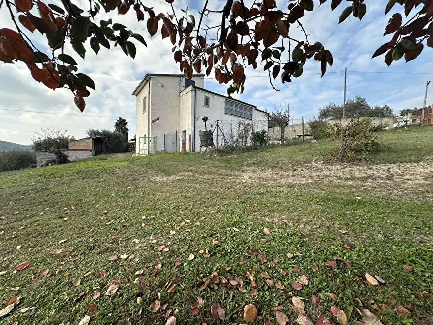Immagine 1 di Villa in vendita  snc a Canzano
