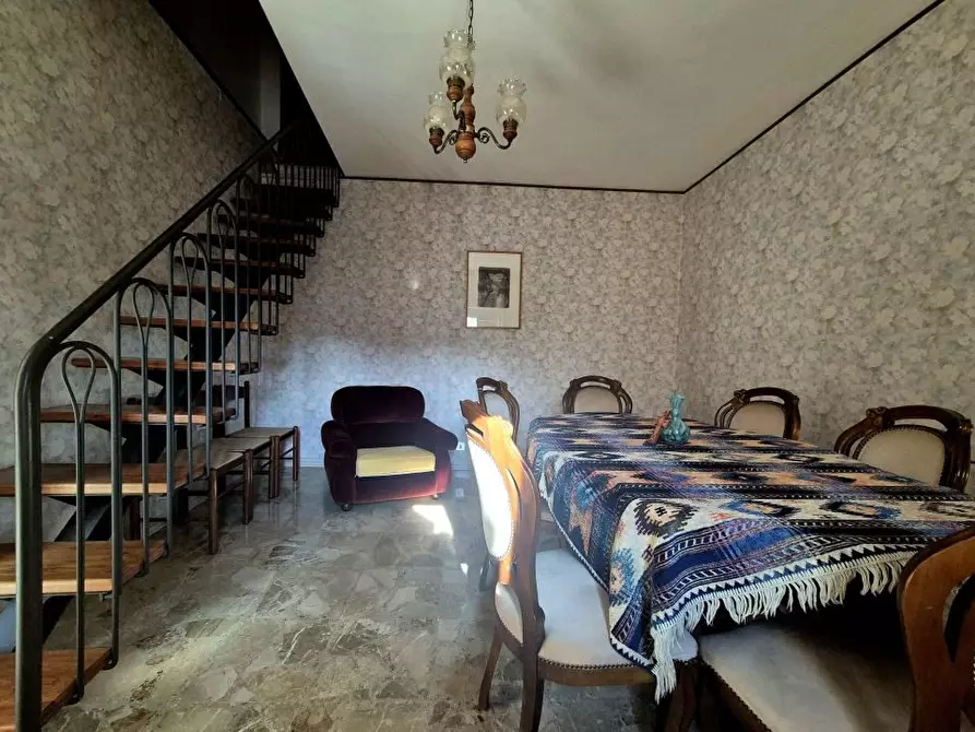 Immagine 1 di Casa semindipendente in vendita  a Farindola