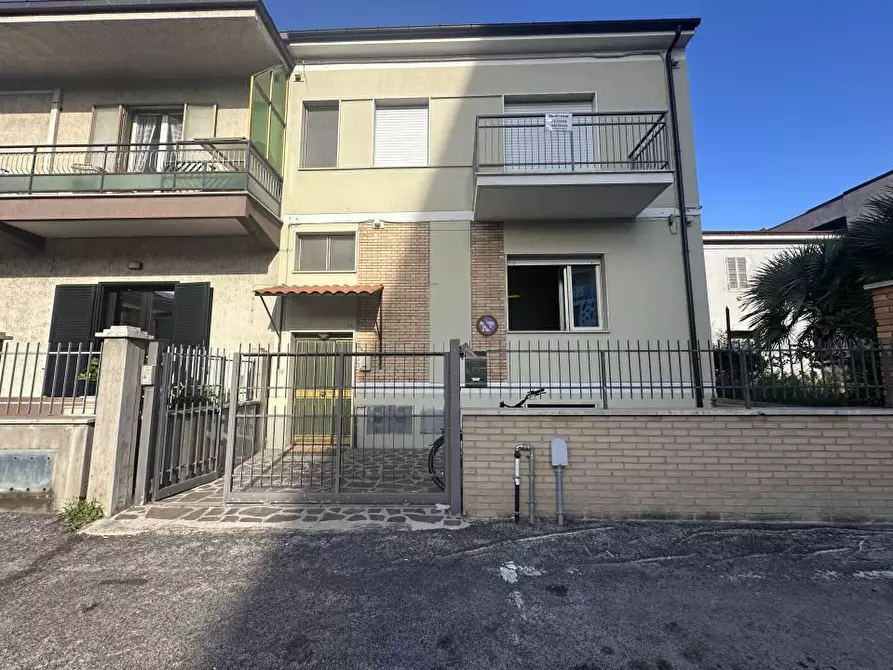 Immagine 1 di Casa semindipendente in vendita  a Teramo