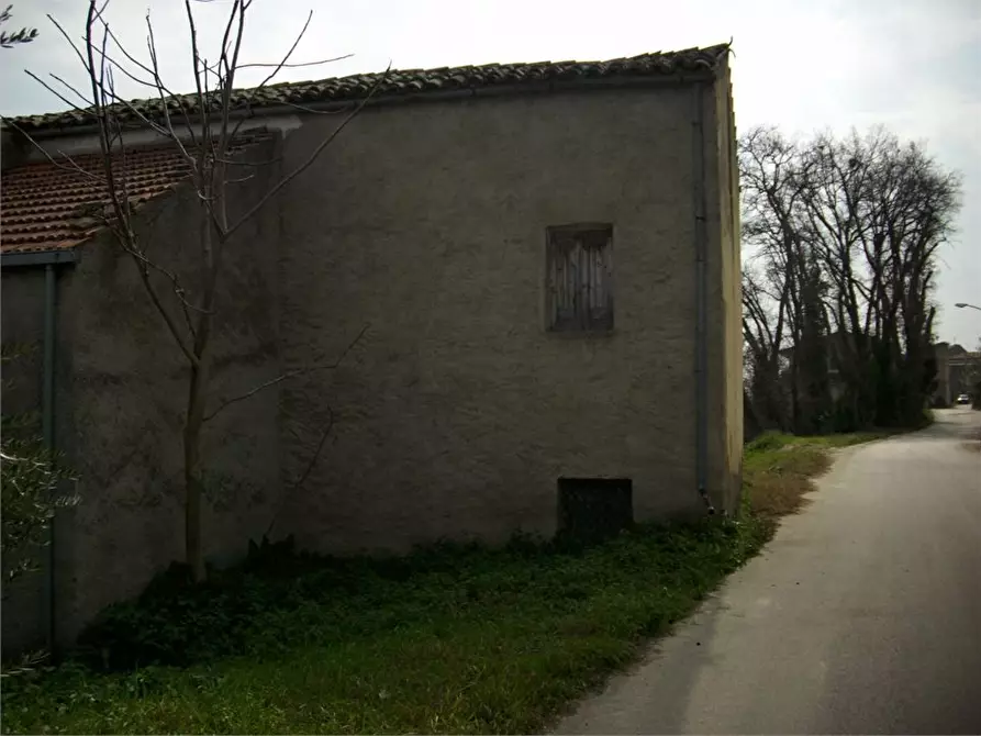 Immagine 6 di Rustico / casale in vendita  a Giuliano Teatino