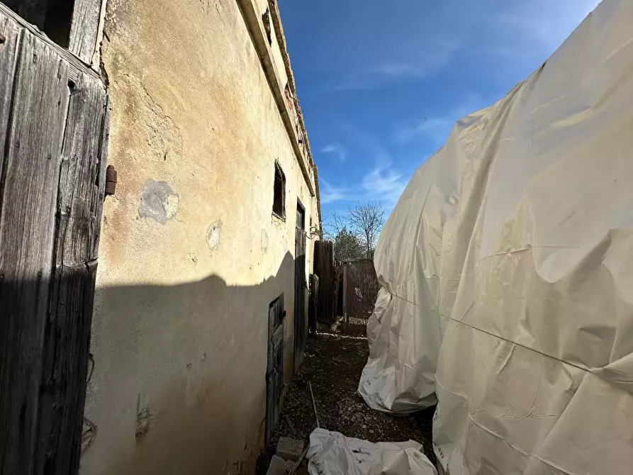 Immagine 8 di Rustico / casale in vendita  snc a Mosciano Sant'angelo