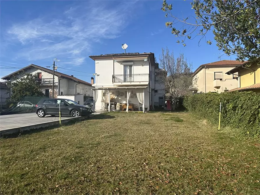 Immagine 10 di Terreno in vendita  a Castellalto