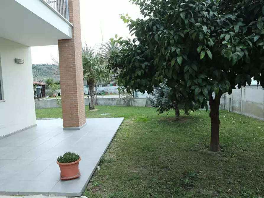 Immagine 6 di Villa in vendita  43 a San Giovanni Teatino