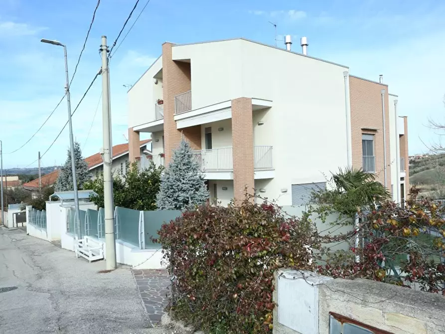 Immagine 2 di Villa in vendita  43 a San Giovanni Teatino