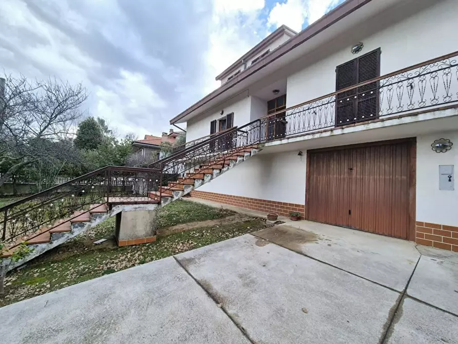 Immagine 2 di Villa in vendita  16 a Filetto