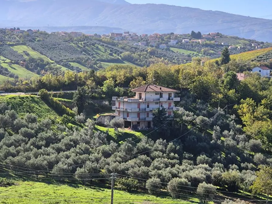 Immagine 4 di Villa in vendita  a Bucchianico