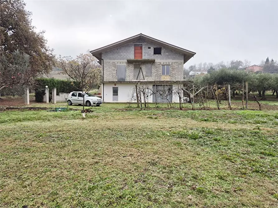 Immagine 1 di Villa in vendita  a Cugnoli