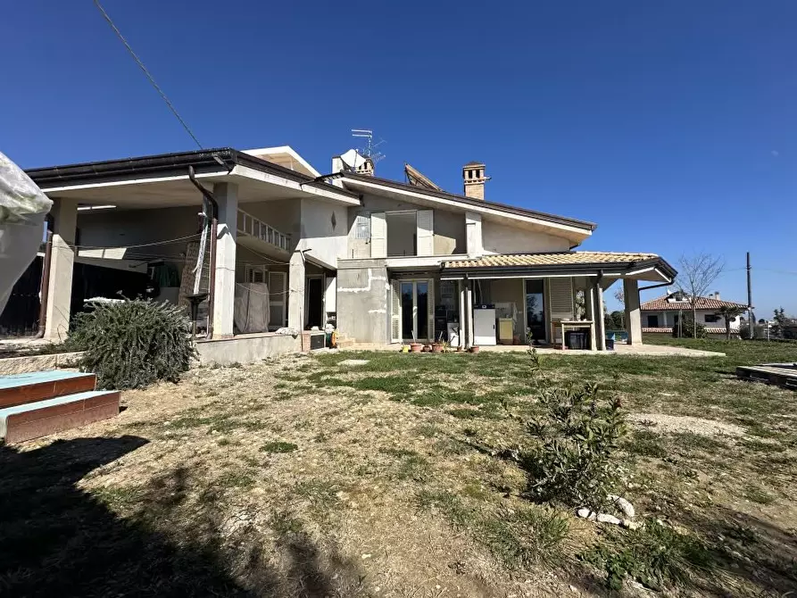 Immagine 8 di Villa in vendita  15/B a Giulianova