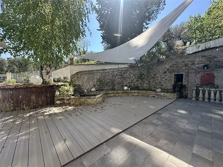 Immagine 8 di Villa in vendita  118 a Teramo