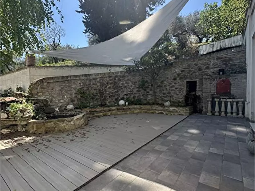 Immagine 5 di Villa in vendita  118 a Teramo