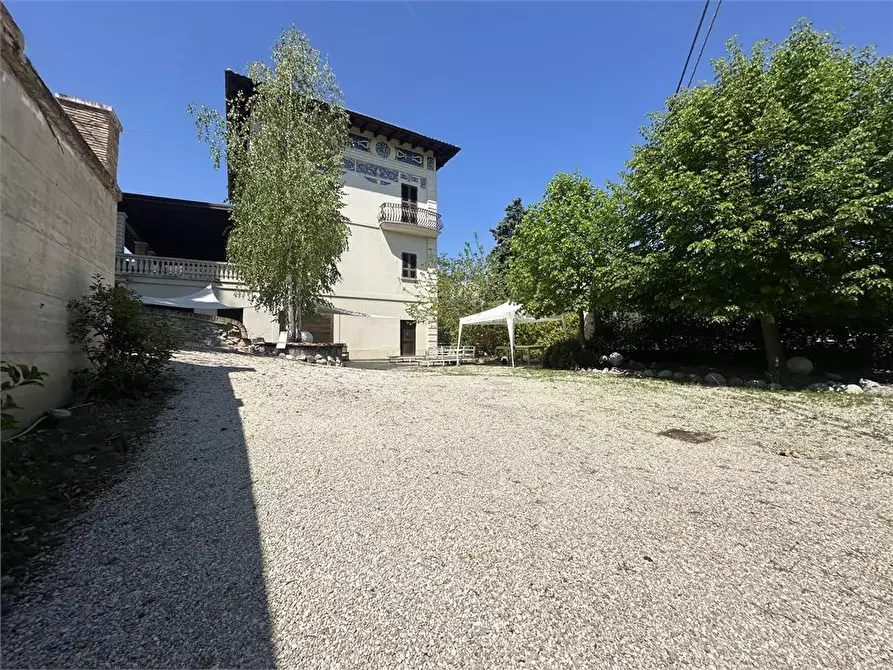 Immagine 10 di Villa in vendita  118 a Teramo