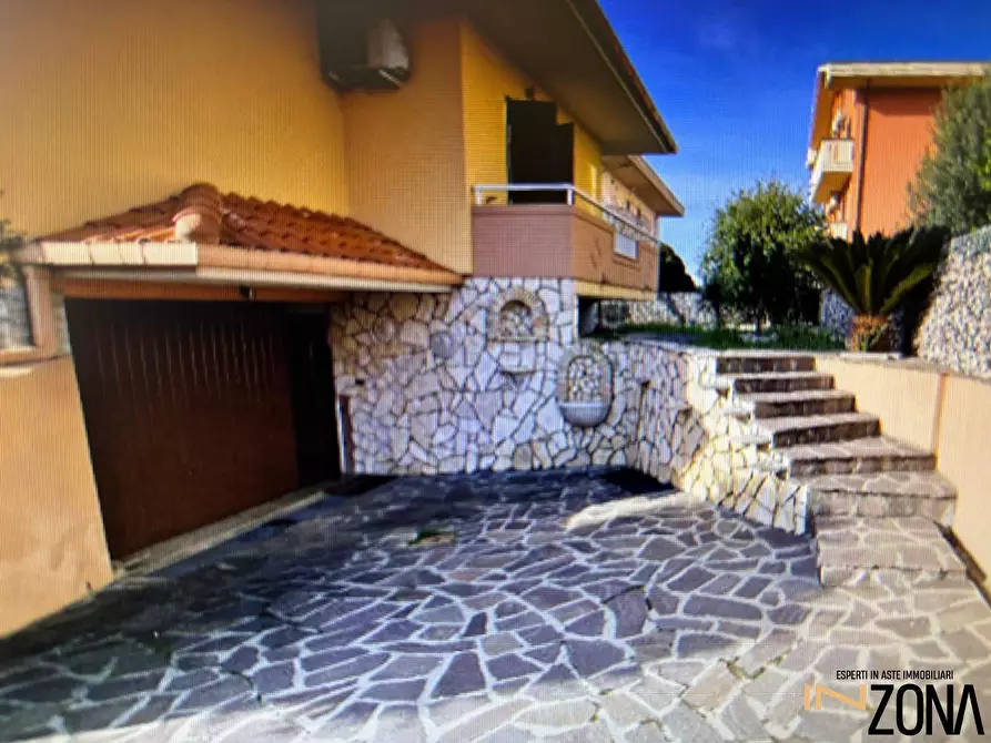 Immagine 3 di Villa in vendita  3 a Pineto