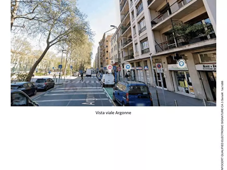 Immagine 2 di Appartamento in vendita  10 a Milano