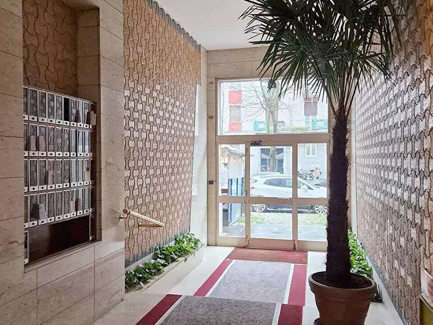 Immagine 4 di Appartamento in vendita  29 a Milano