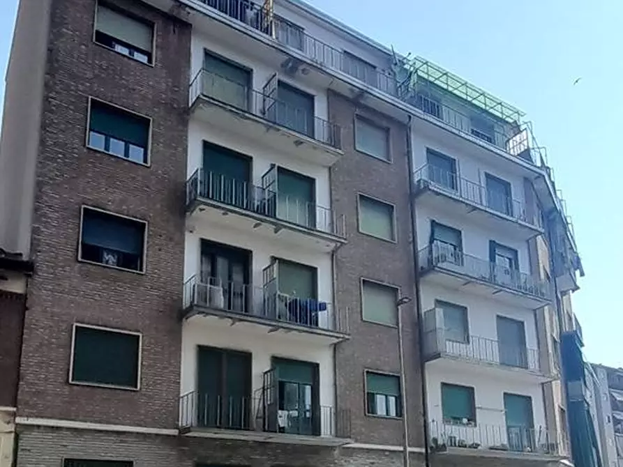 Immagine 2 di Appartamento in vendita  33 a Torino
