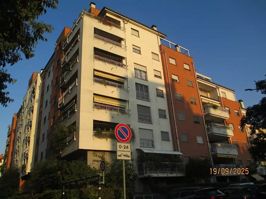 Immagine 2 di Appartamento in vendita  20 a Milano