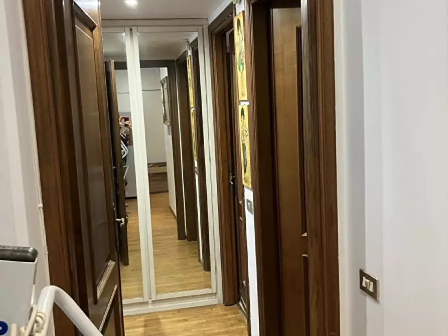 Immagine 10 di Appartamento in vendita  9 a Milano