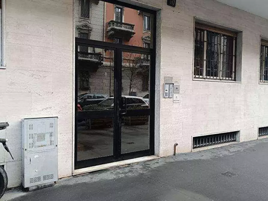 Immagine 6 di Appartamento in vendita  10 a Milano